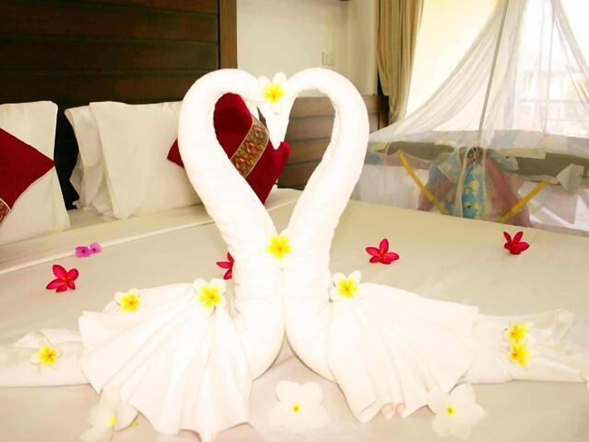 Chaweng Lakeview Condotel Ко Самуи Екстериор снимка