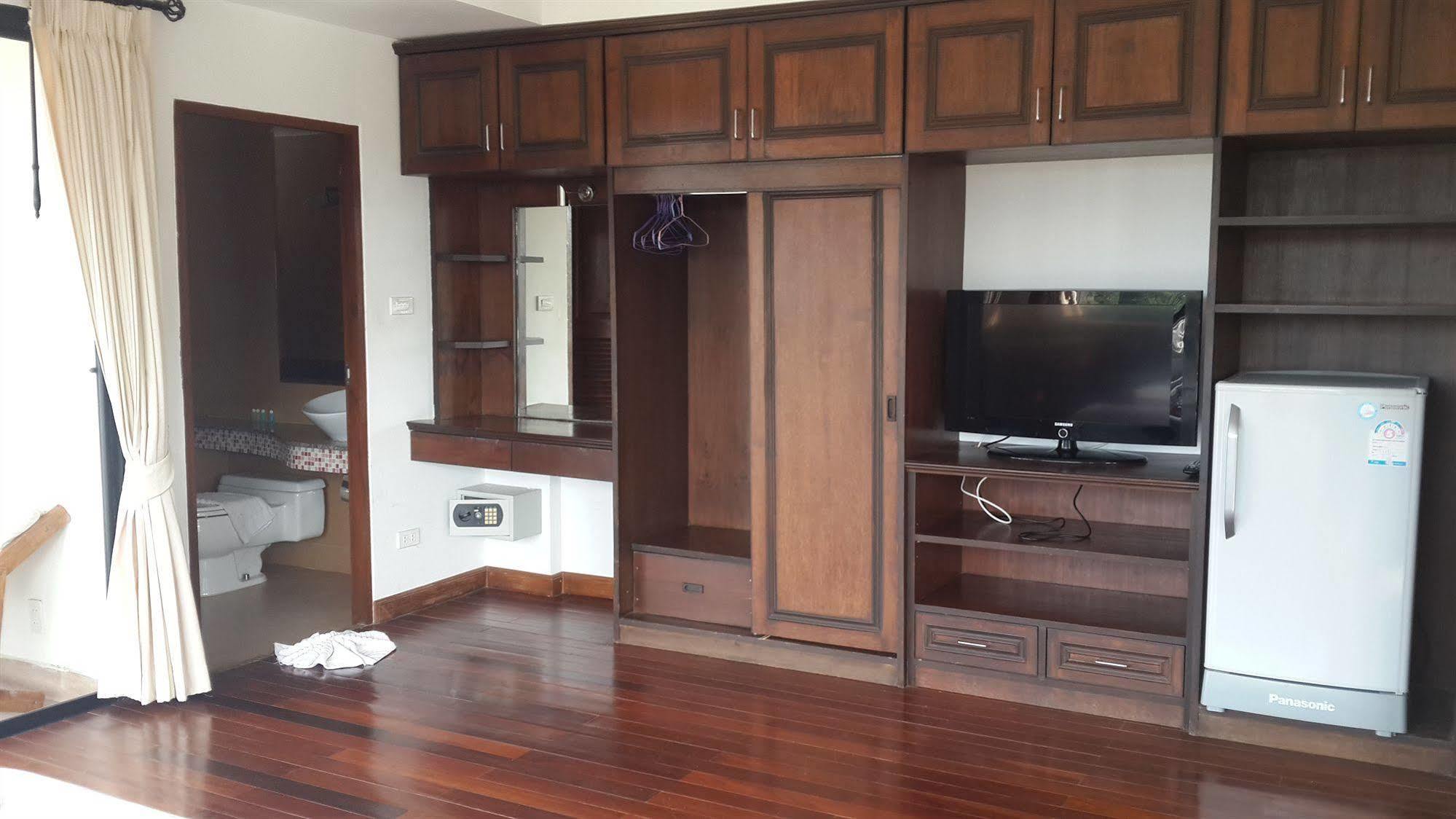 Chaweng Lakeview Condotel Ко Самуи Екстериор снимка