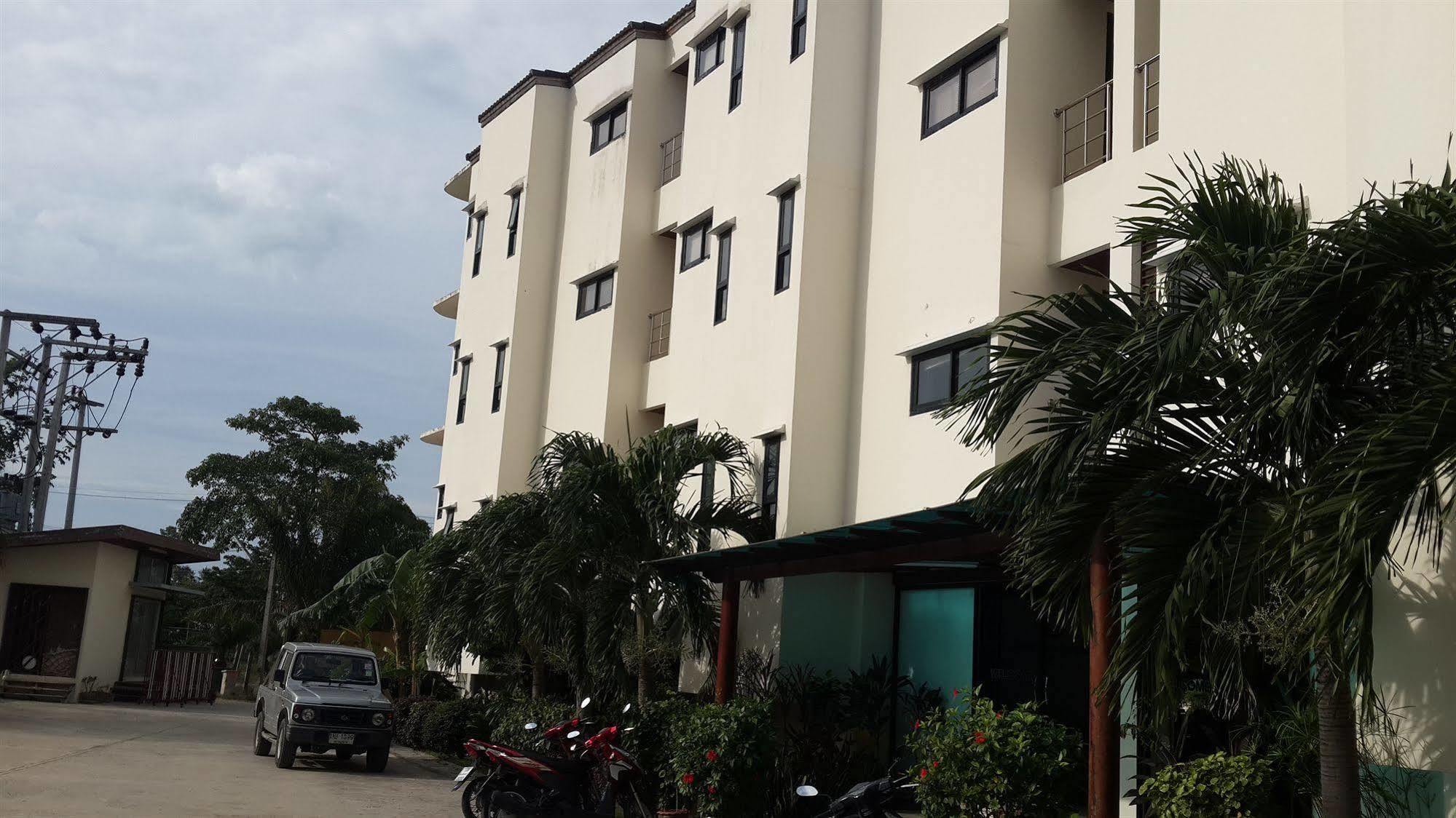 Chaweng Lakeview Condotel Ко Самуи Екстериор снимка